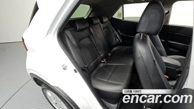 Hyundai Venue Premium, 2023 12