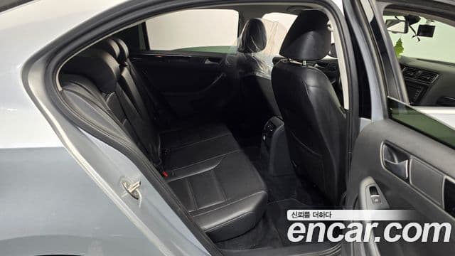 Volkswagen New Jetta 6세대, 2015 12