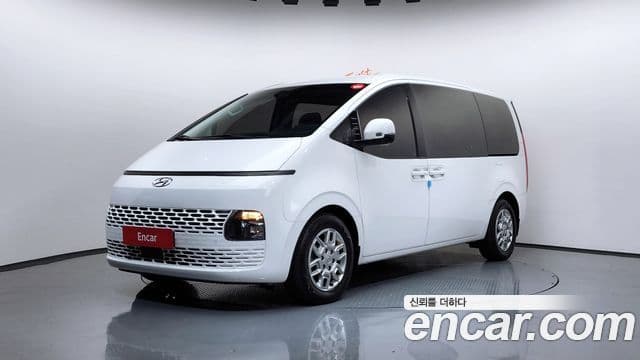 Hyundai Staria Modern, 2023 1