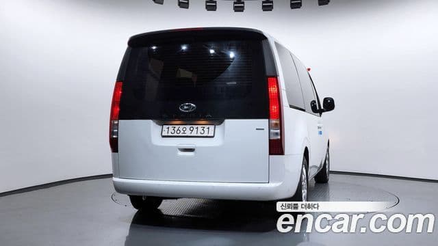 Hyundai Staria Modern, 2023 4