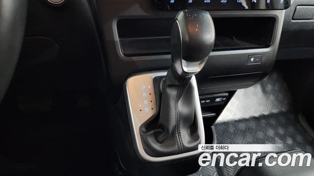 Hyundai Staria Modern, 2023 9