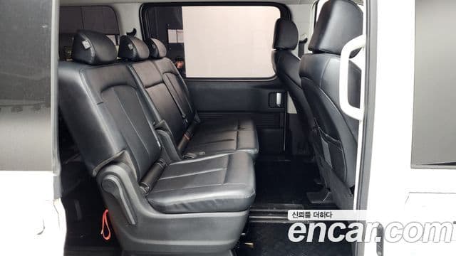 Hyundai Staria Modern, 2023 12