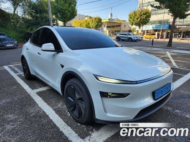 Tesla модель Y, 2025 1