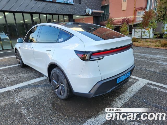 Tesla модель Y, 2025 6