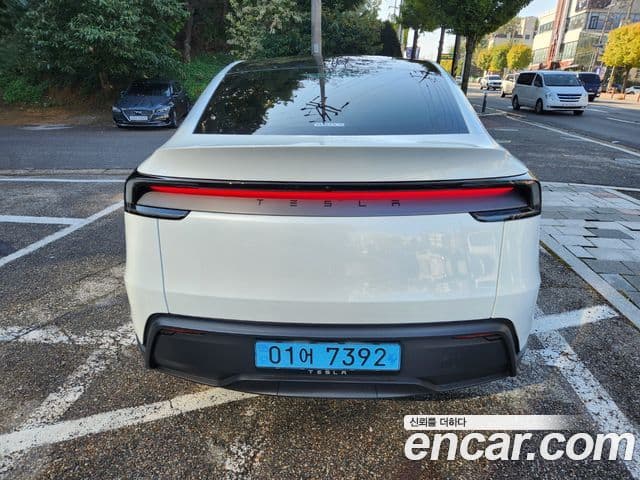 Tesla модель Y, 2025 7