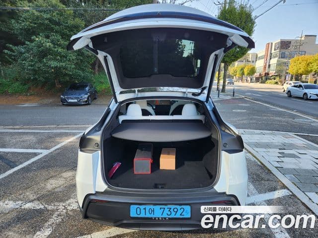 Tesla модель Y, 2025 8