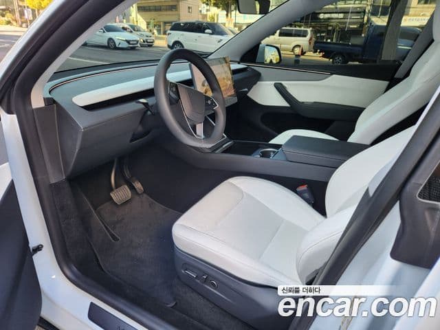 Tesla модель Y, 2025 10