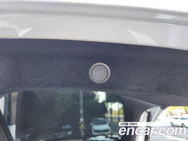 Tesla модель Y, 2025 16