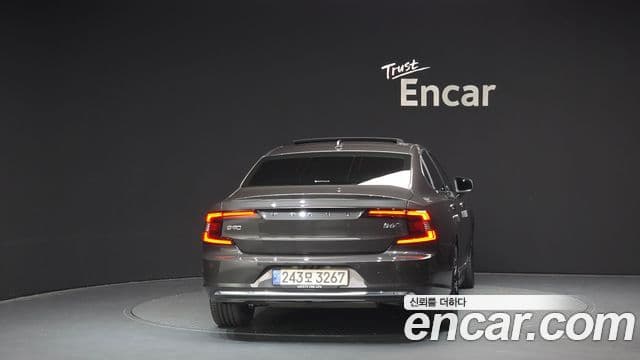 Volvo S90 B6 AWD Ultimate Bright, 2023 4