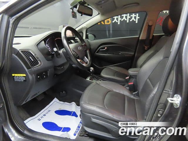 Kia All New Pride Luxury, 2014 10