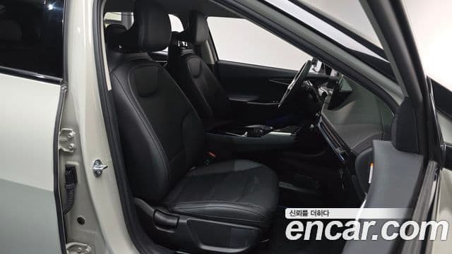 Kia The / новый New EV6 Air, 2025 10