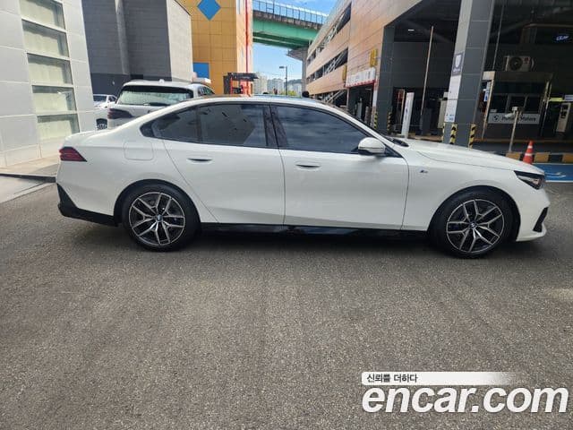 BMW 5시리즈 (G60) 523d M Sport, 2025 4