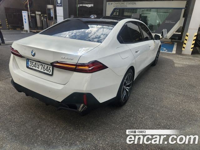 BMW 5시리즈 (G60) 523d M Sport, 2025 все фото