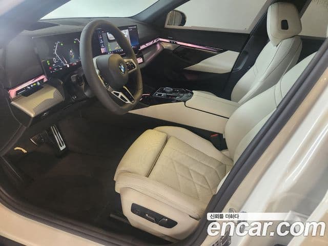BMW 5시리즈 (G60) 523d M Sport, 2025 8