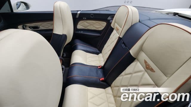 Bentley Continental GT 1세대 GTC, 2010 12