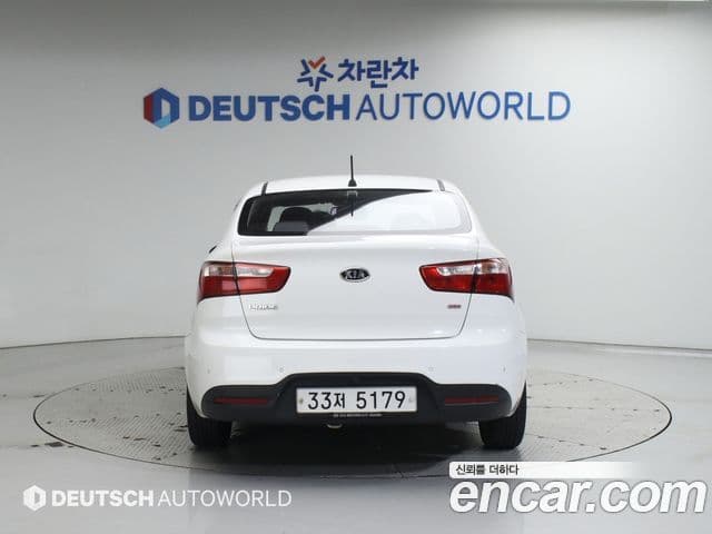 Kia All New Pride Luxury, 2012 4