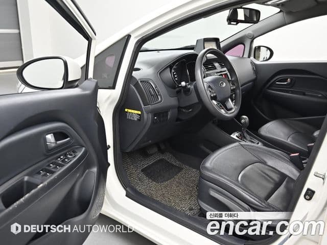 Kia All New Pride Luxury, 2012 11