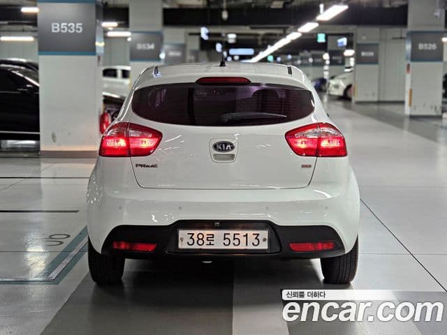 Kia All New Pride Luxury, 2012 4