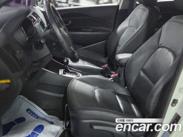 Kia All New Pride Luxury, 2012 10
