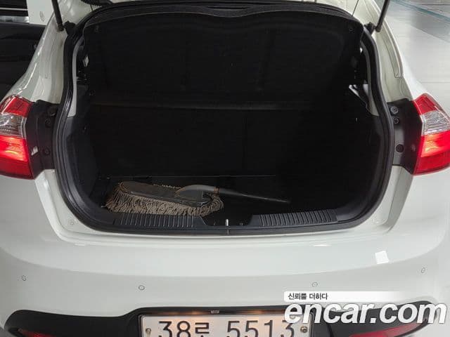 Kia All New Pride Luxury, 2012 19