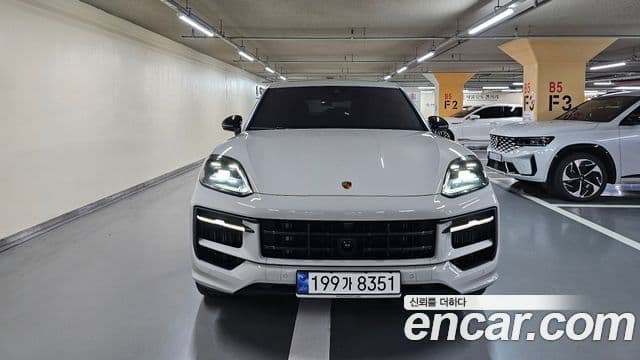 Porsche Cayenne (PO536), 2024 3