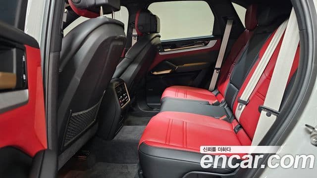 Porsche Cayenne (PO536), 2024 9