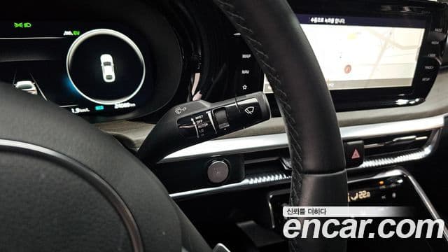 Kia K5 гибрид 3세대 Signature, 2023 17