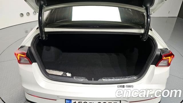 Kia K5 гибрид 3세대 Signature, 2023 20