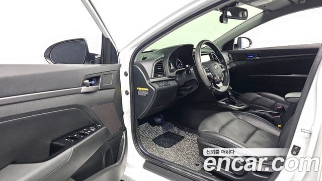 Hyundai Avante AD 1.6 GDI Value Plus, 2018 11