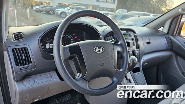 Hyundai Grand Starex CVX Deluxe, 2016 16