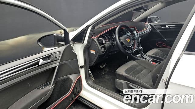 Volkswagen Гольф 7세대, 2016 11