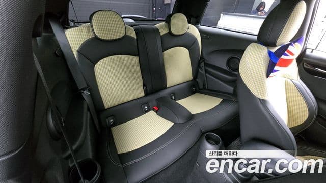 Mini Cooper S 3세대, 2023 12