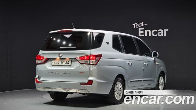 KG모빌리티(SsangYong) Korando 투리스모 2WD TX 11인승, 2017 2