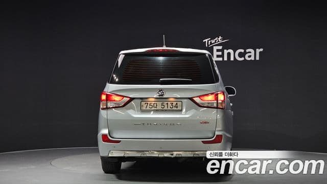 KG모빌리티(SsangYong) Korando 투리스모 2WD TX 11인승, 2017 4