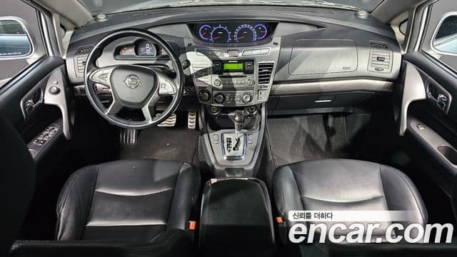 KG모빌리티(SsangYong) Korando 투리스모 2WD TX 11인승, 2017 7