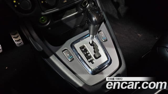 KG모빌리티(SsangYong) Korando 투리스모 2WD TX 11인승, 2017 9