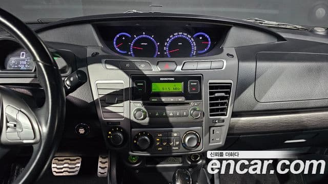 KG모빌리티(SsangYong) Korando 투리스모 2WD TX 11인승, 2017 14
