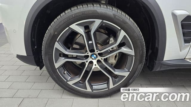 BMW X5 (G05) xDrive 40i xLine, 2025 все фото