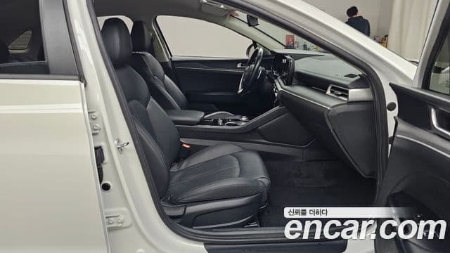 Kia K5 3세대 Trendy, 2022 11