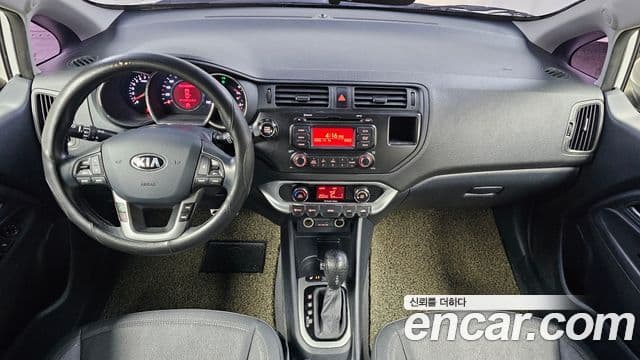 Kia All New Pride Prestige, 2014 7