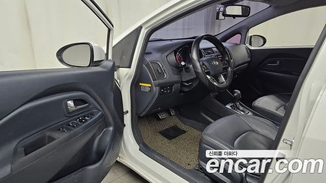 Kia All New Pride Prestige, 2014 10