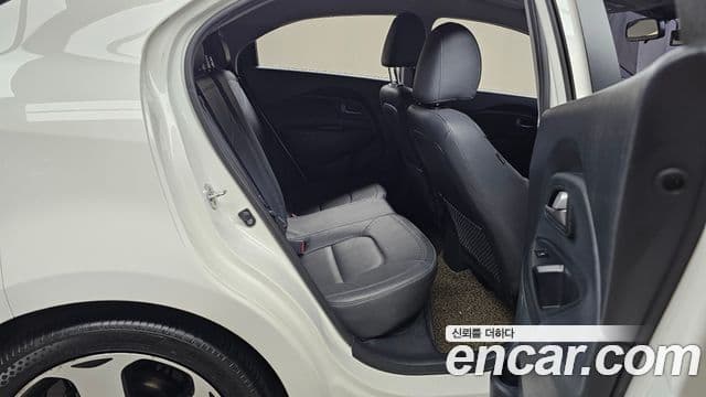 Kia All New Pride Prestige, 2014 12