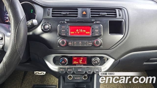 Kia All New Pride Prestige, 2014 16