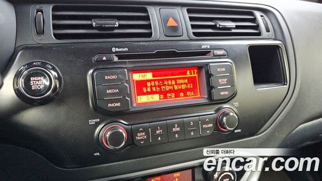 Kia All New Pride Prestige, 2014 17