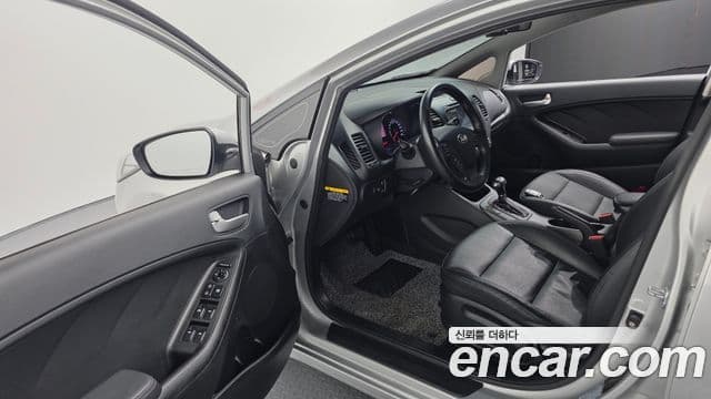 Kia K3 Trendy, 2013 11