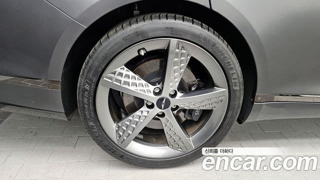 Genesis G80 (RG3) бензин 2.5 турбо 2WD, 2025 все фото