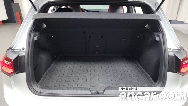Volkswagen Гольф 8세대 2.0 GTI, 2023 20