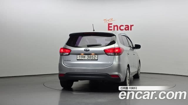 Kia All New Carens Luxury, 2015 4