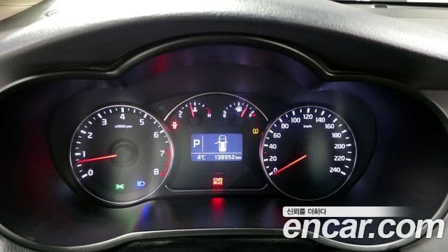 Kia All New Carens Luxury, 2015 8