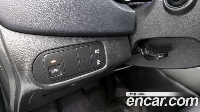 Kia All New Carens Luxury, 2015 15